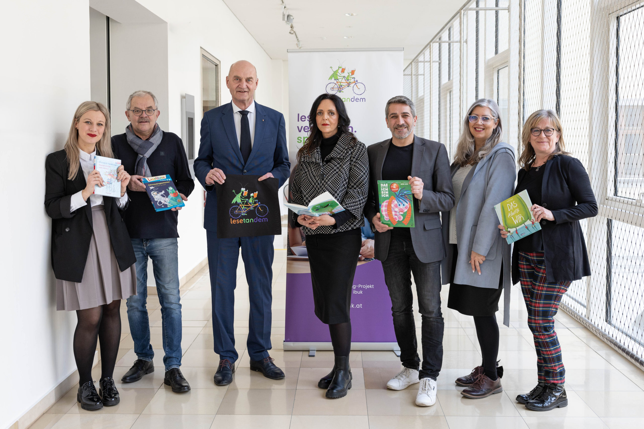 ): Das Projekt Lesetandem des Vereins IBUK sucht engagierte ehrenamtliche Mentoren, die Kinder beim Lesen unterstützen.